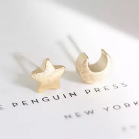 “Celestial Duo” Moon Star Stud Simple Cute Earring - Picture 8 of 8